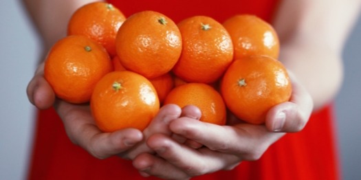 Handing out mandarins-1